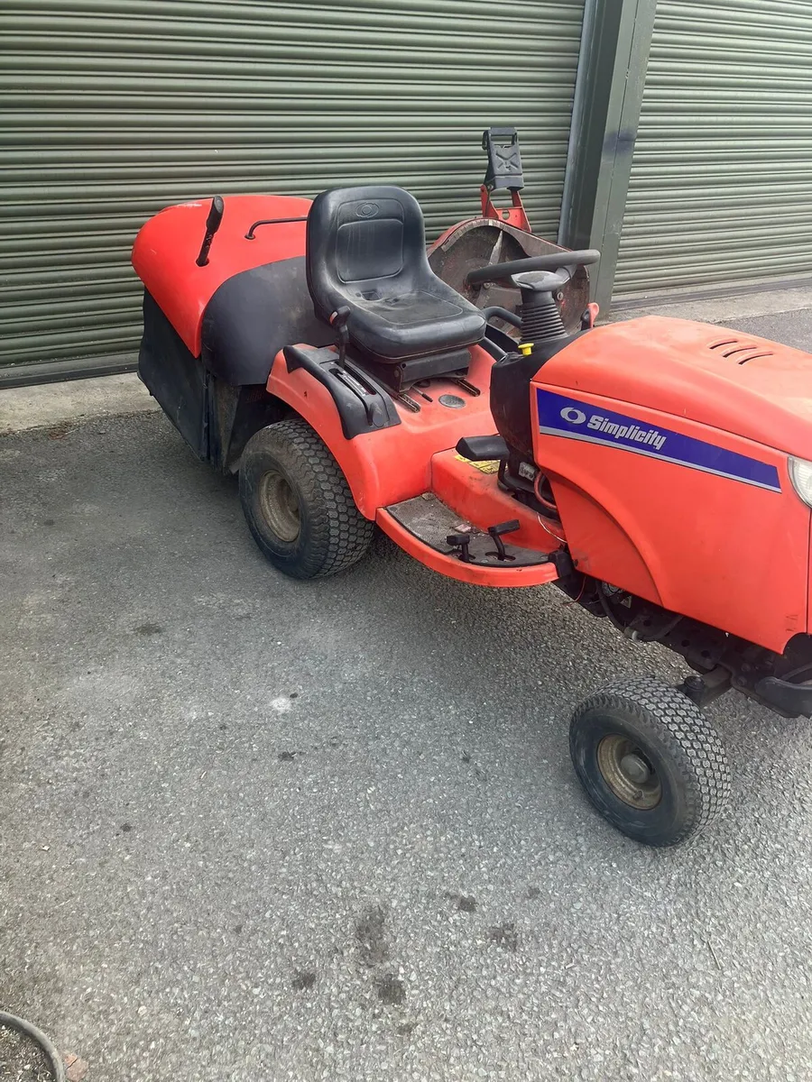 Simplicity ride on lawn mower, non running - Image 1
