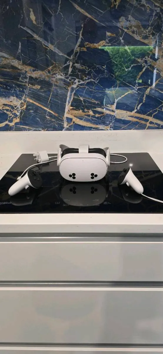 Meta Quest 3s VR - Image 1