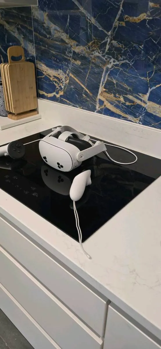 Meta Quest 3s VR - Image 3