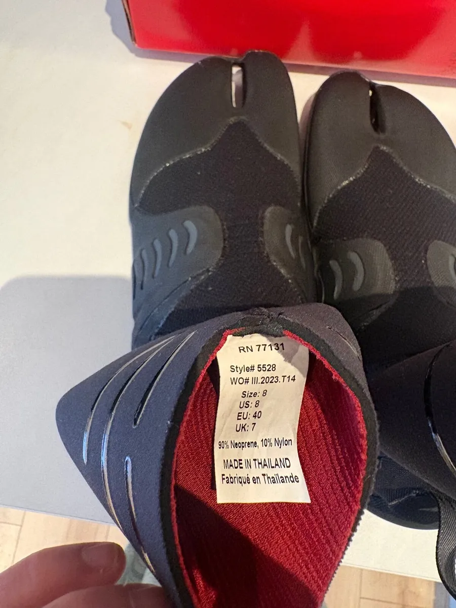 Wetsuit / surf boots - Image 2