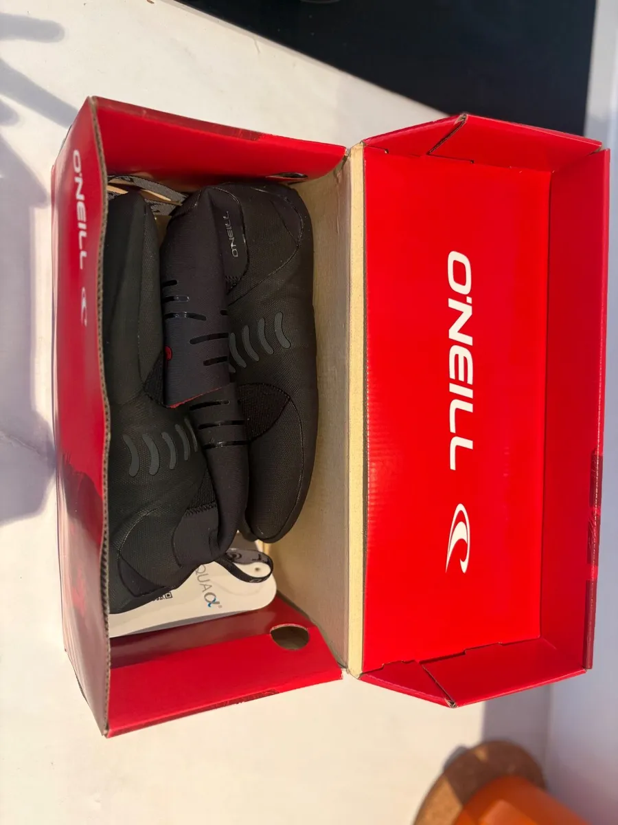 Wetsuit / surf boots - Image 4