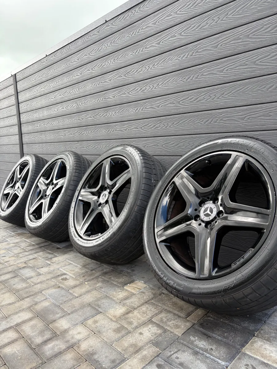 20” GENUINE MERCEDES GLE ALLOY WHEELS & TYRES - Image 1