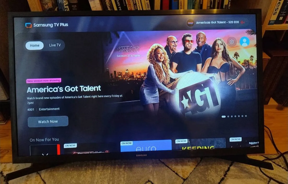 Samsung Smart TV - Image 1