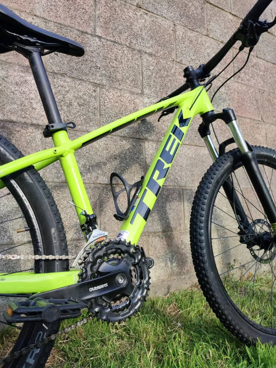!IMMACULATE CONDITION! Trek Marlin 5 Mountan bike - Image 2