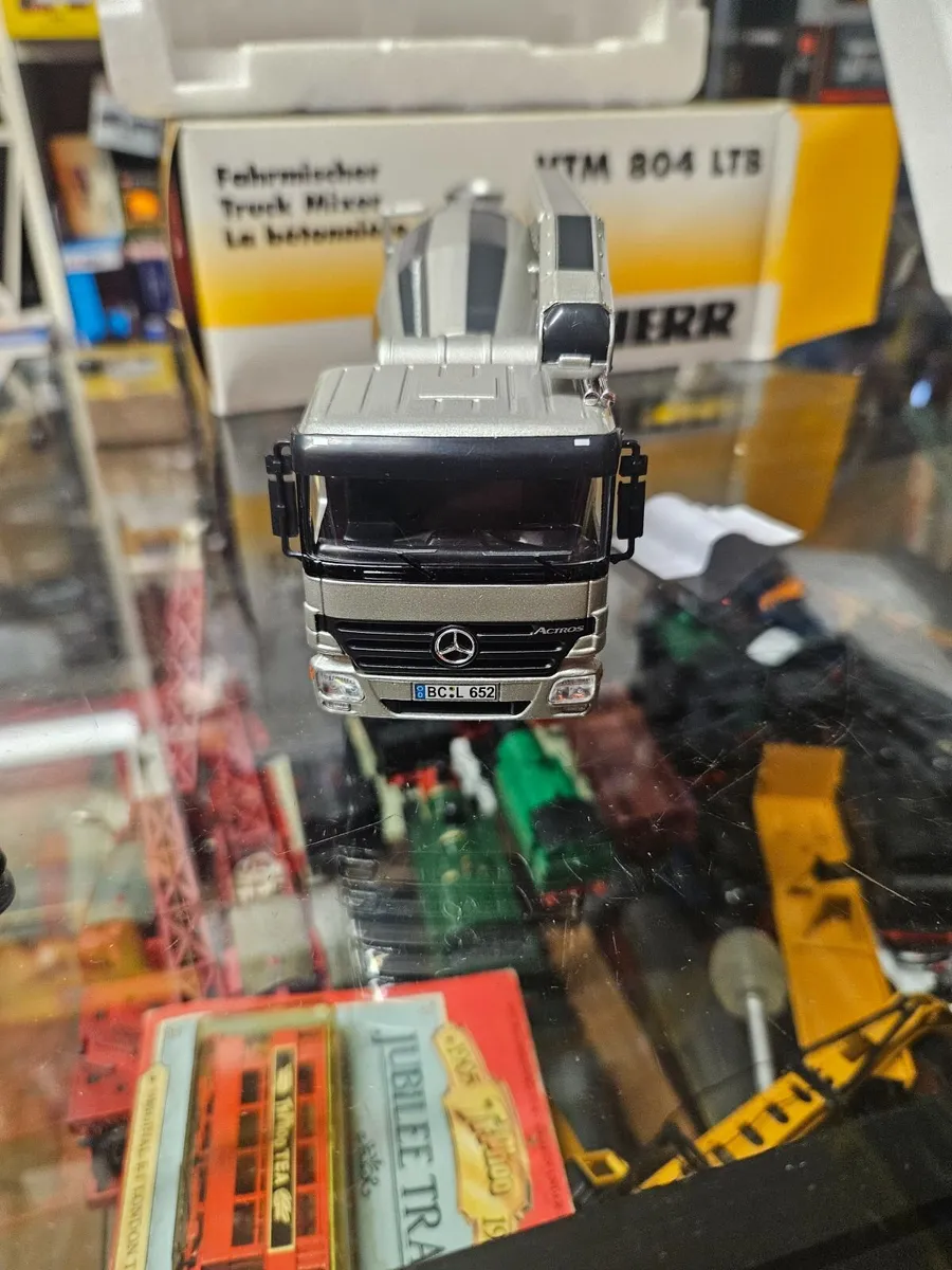 Corgi Conrad NZG Mercedes Cement Truck - Image 2
