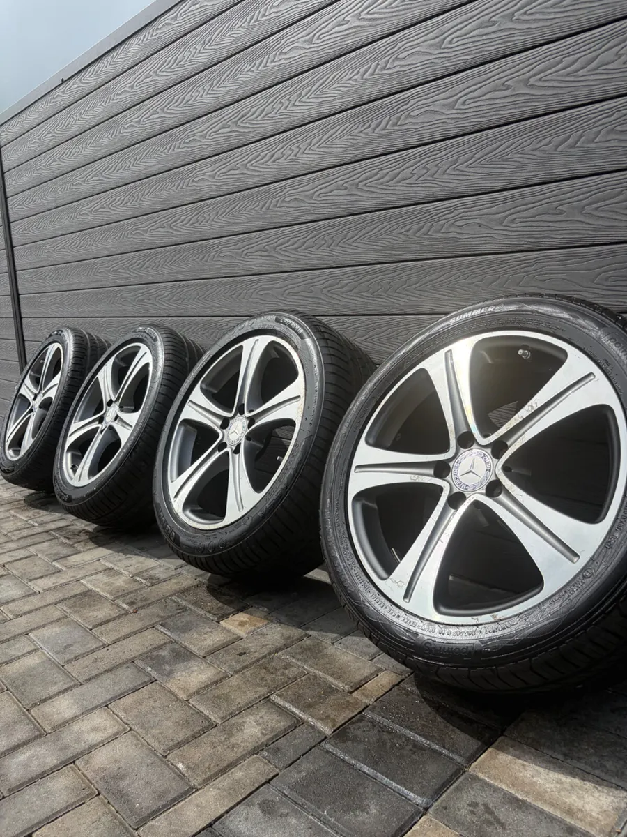 18” GENUINE MERCEDES C,E CLASS ALLOY WHEELS &TYRES - Image 1