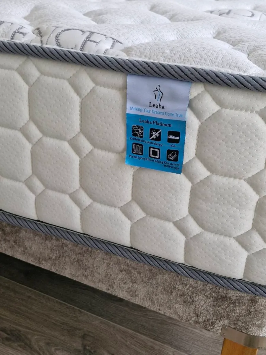 King size bed - Image 4