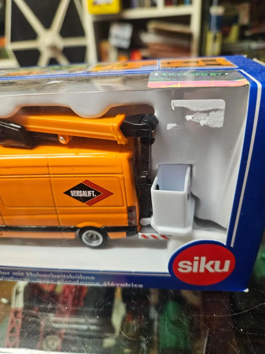 Corgi Siku Mercedes Sprinter with Platform - Image 2