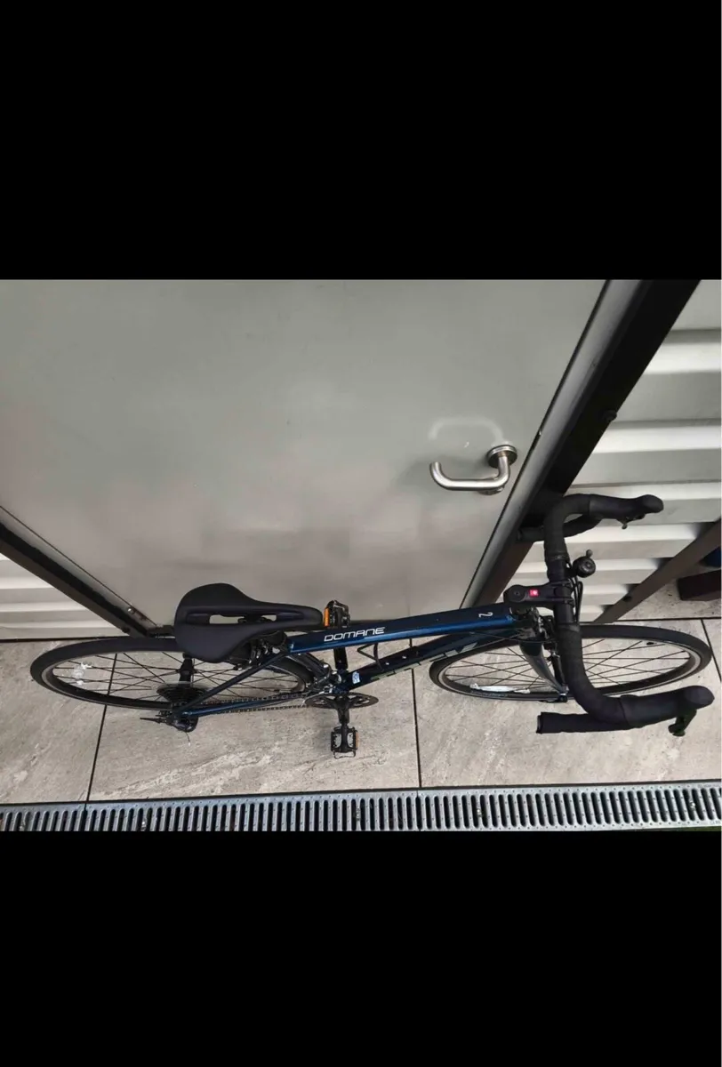 Trek Domane Roadbike Frame Size 47 - Image 2
