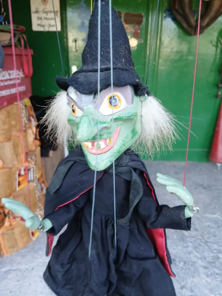 Vintage wicked witch  Pelham puppet - Image 4