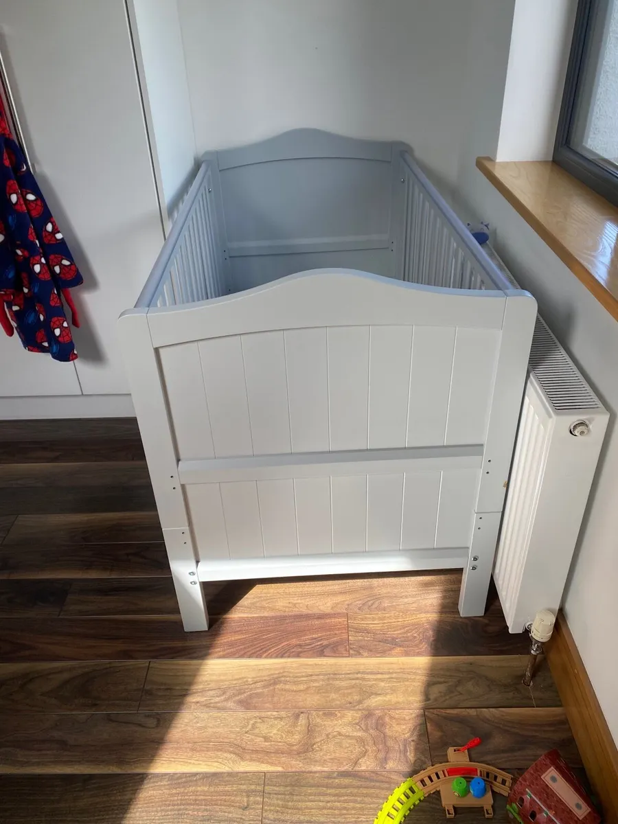 Baby cot - Image 1