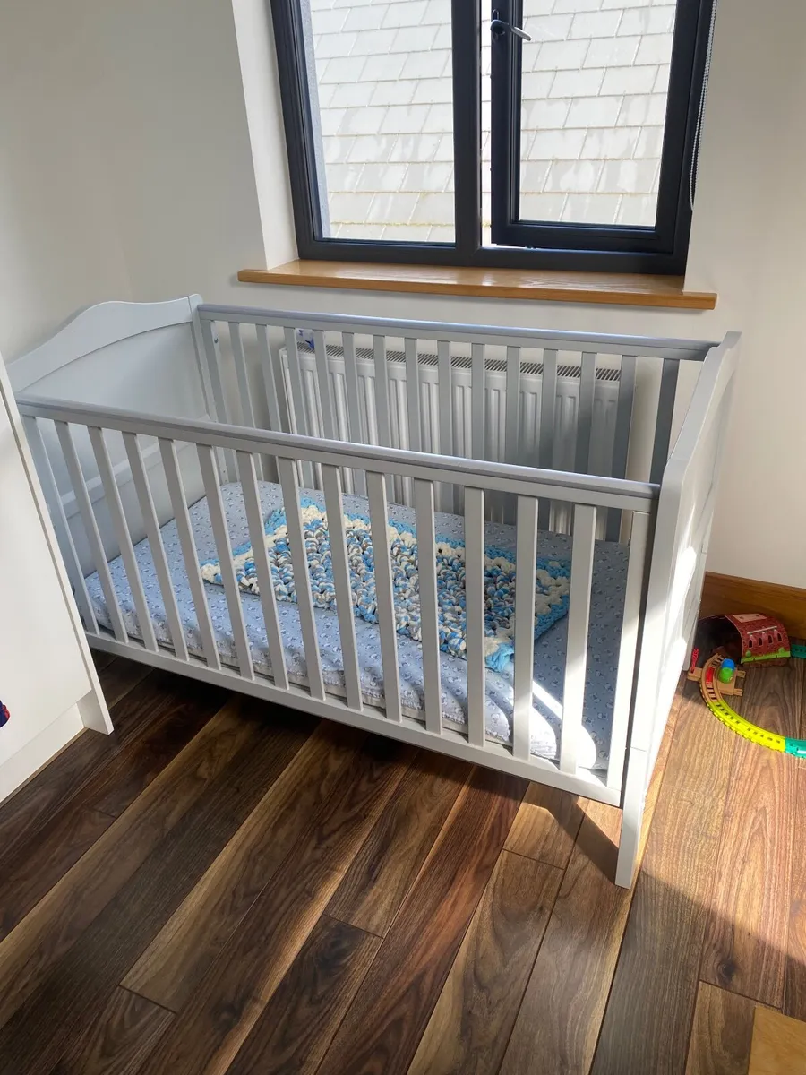 Baby cot - Image 2