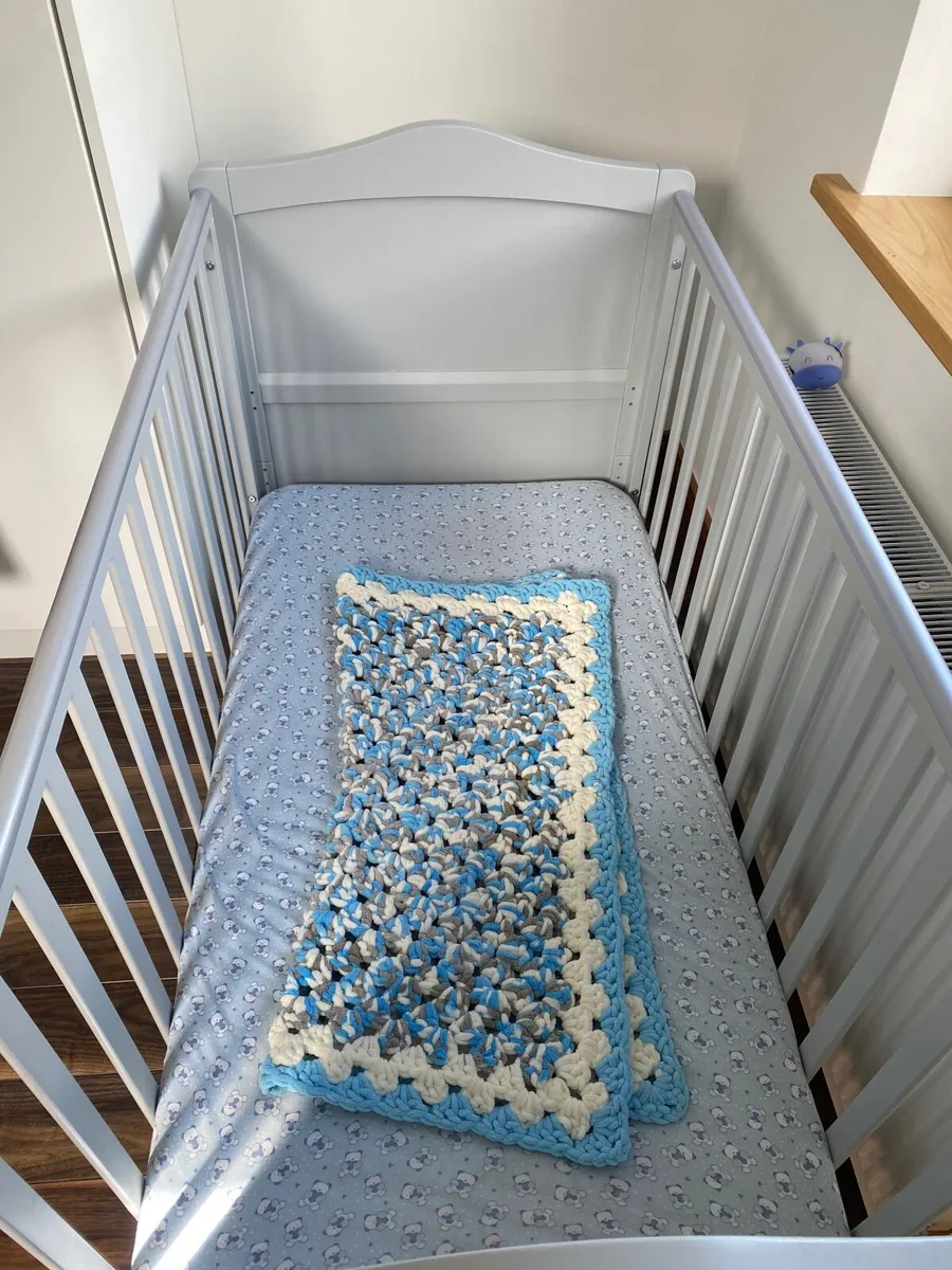 Baby cot - Image 3