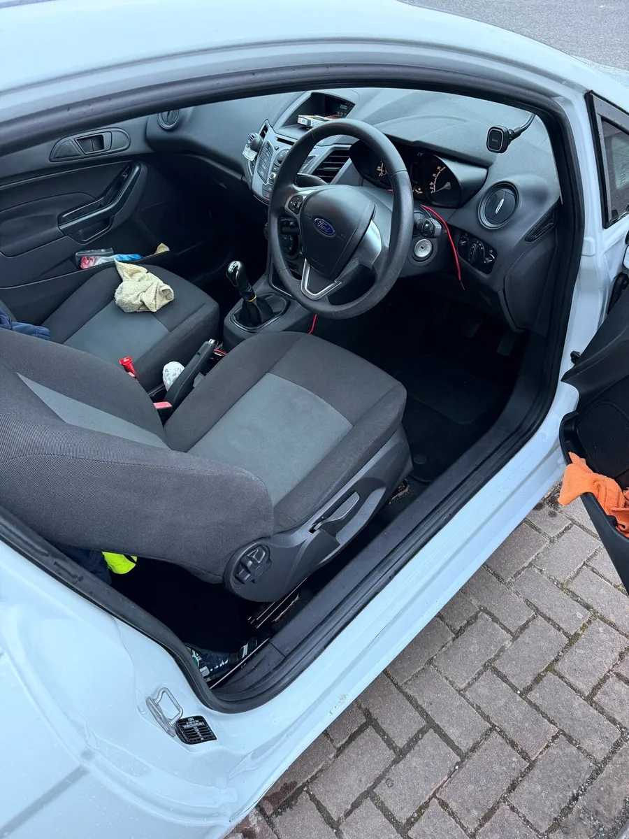 2014 ford fiesta van 1.5 tdci 75 ps - Image 4