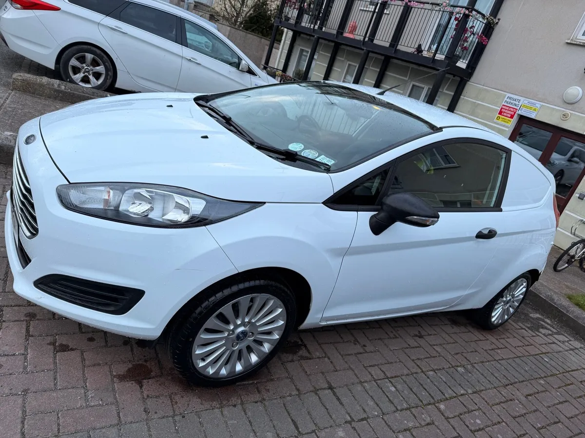 2014 ford fiesta van 1.5 tdci 75 ps - Image 2