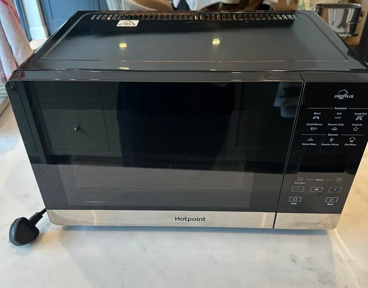 Hotpoint microwave oven - Image 1