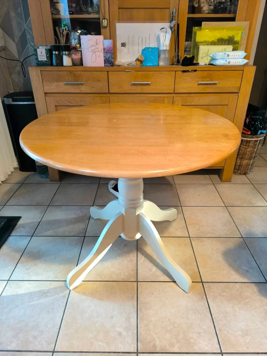Kitchen table - Image 1