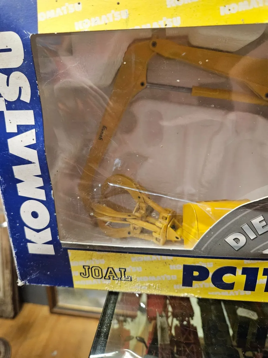 Corgi Joal Komatsu Materials Handler - Image 2