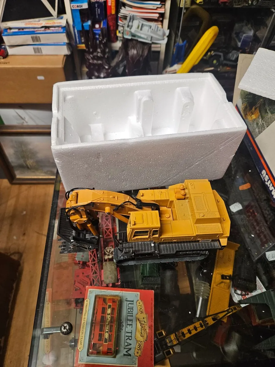 Corgi Komatsu Excavator - Image 2