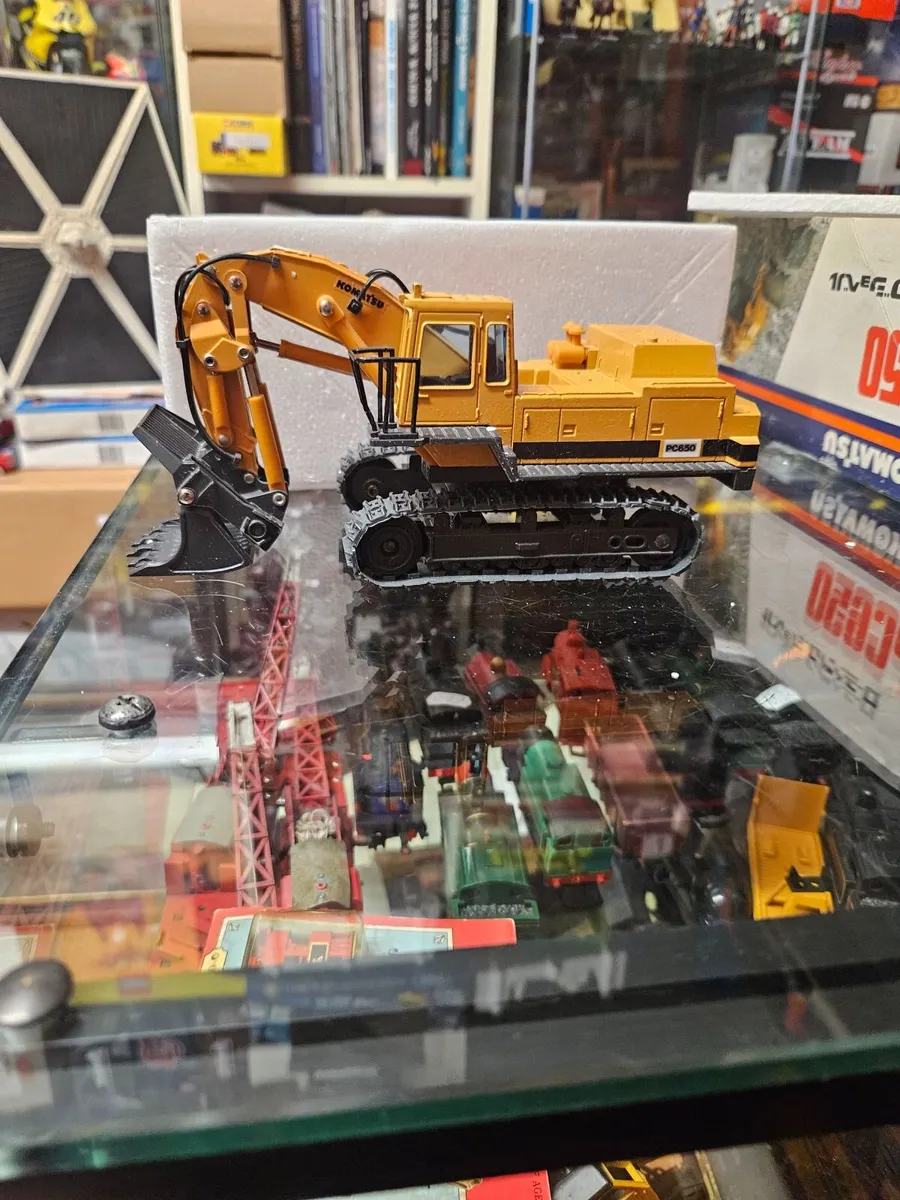 Corgi Komatsu Excavator - Image 3