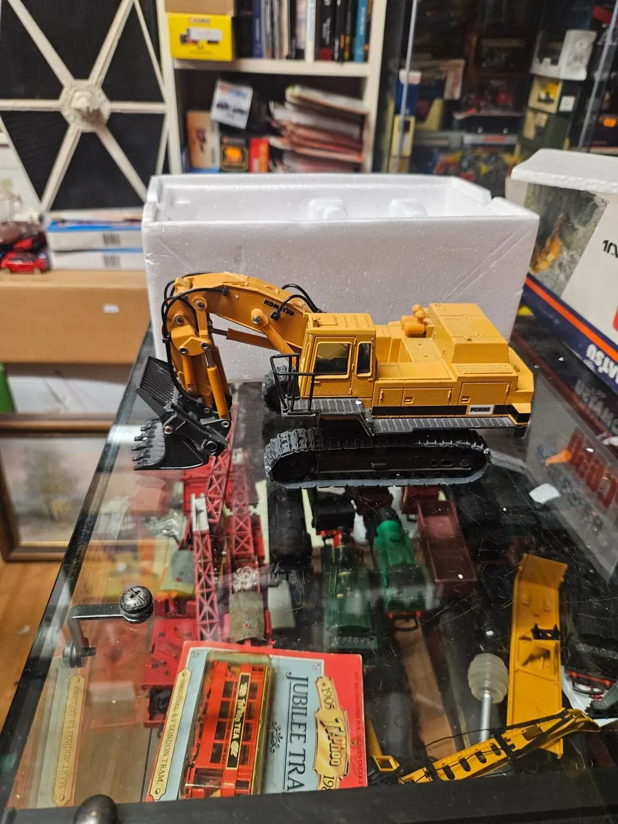 Corgi Komatsu Excavator - Image 4
