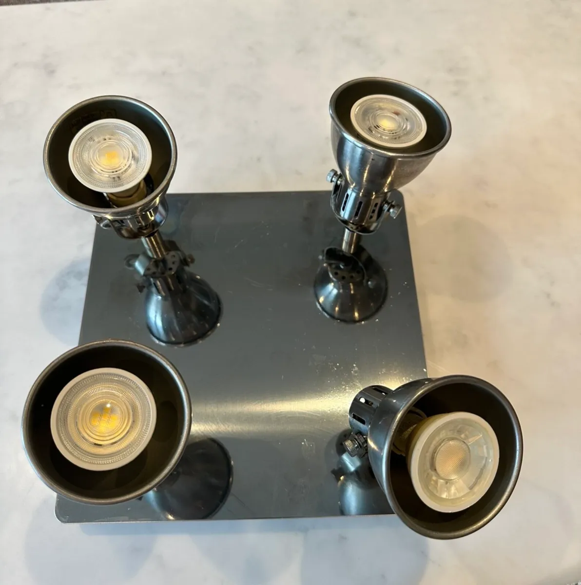 4 spot dimmable ceiling light - Image 1
