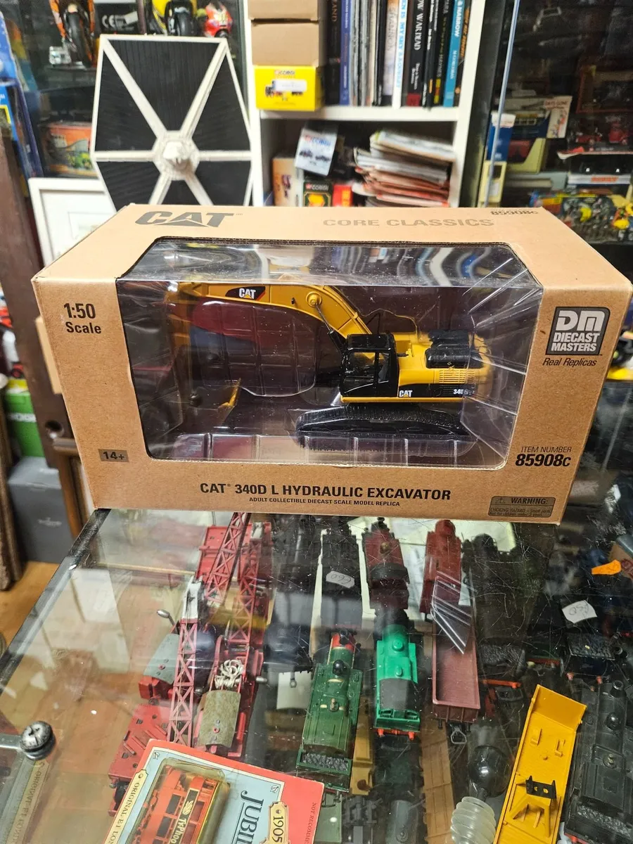 Corgi Diecast Master Caterpillar Excavator - Image 1