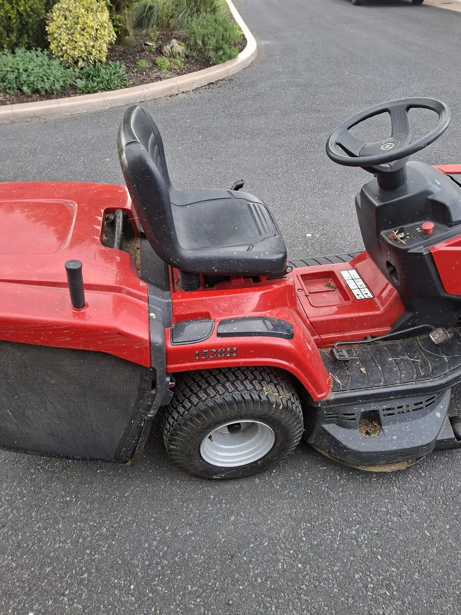 Mountfield 1538H Ride On Mower - Image 2