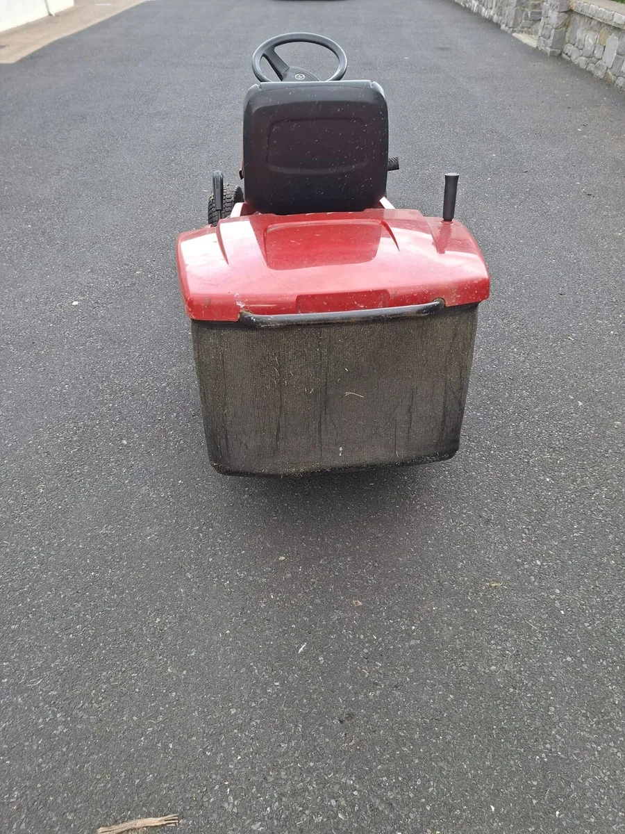 Mountfield 1538H Ride On Mower - Image 3
