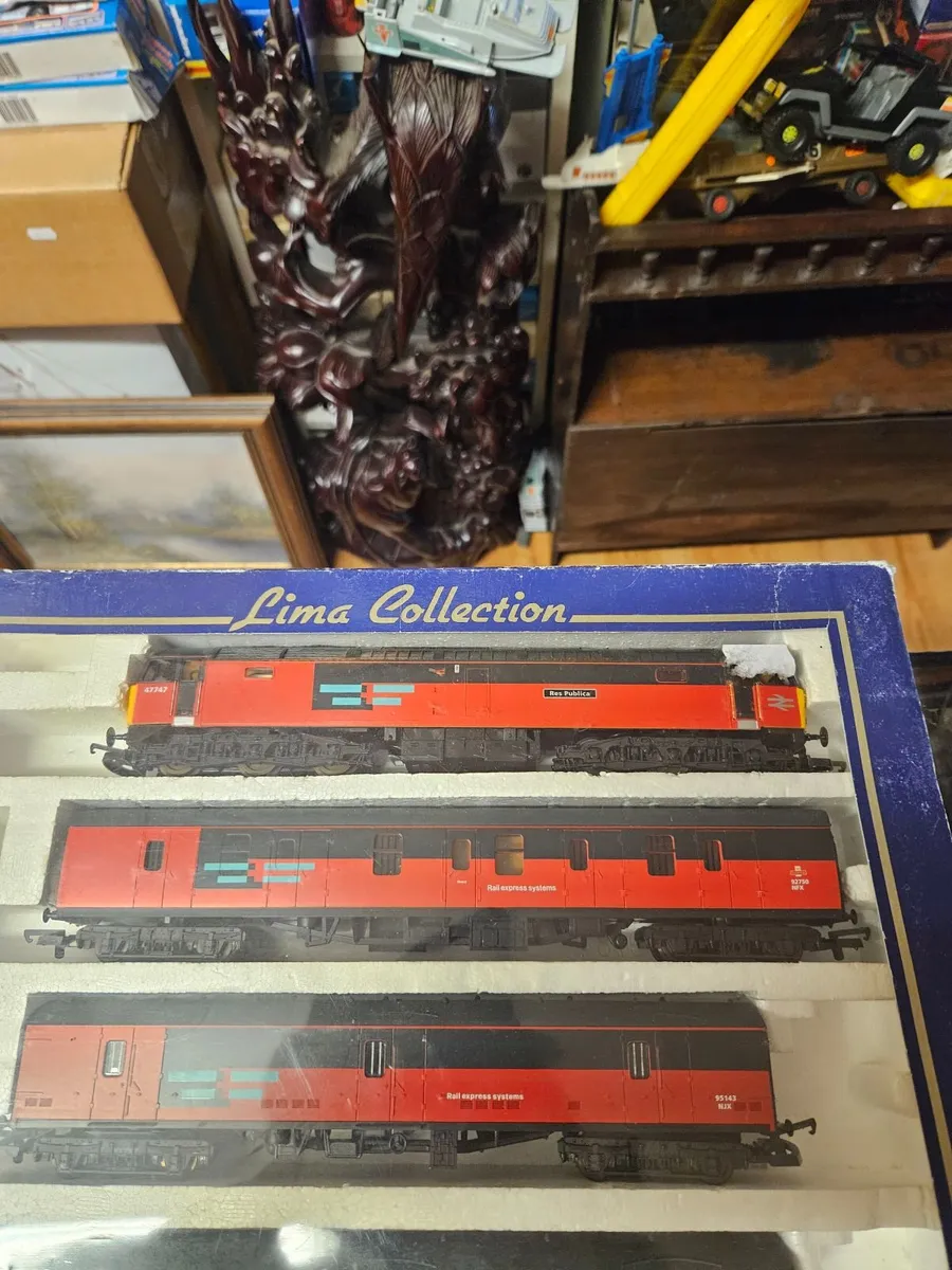 Hornby Lima OO Gauge Royal Mail Train - Image 1