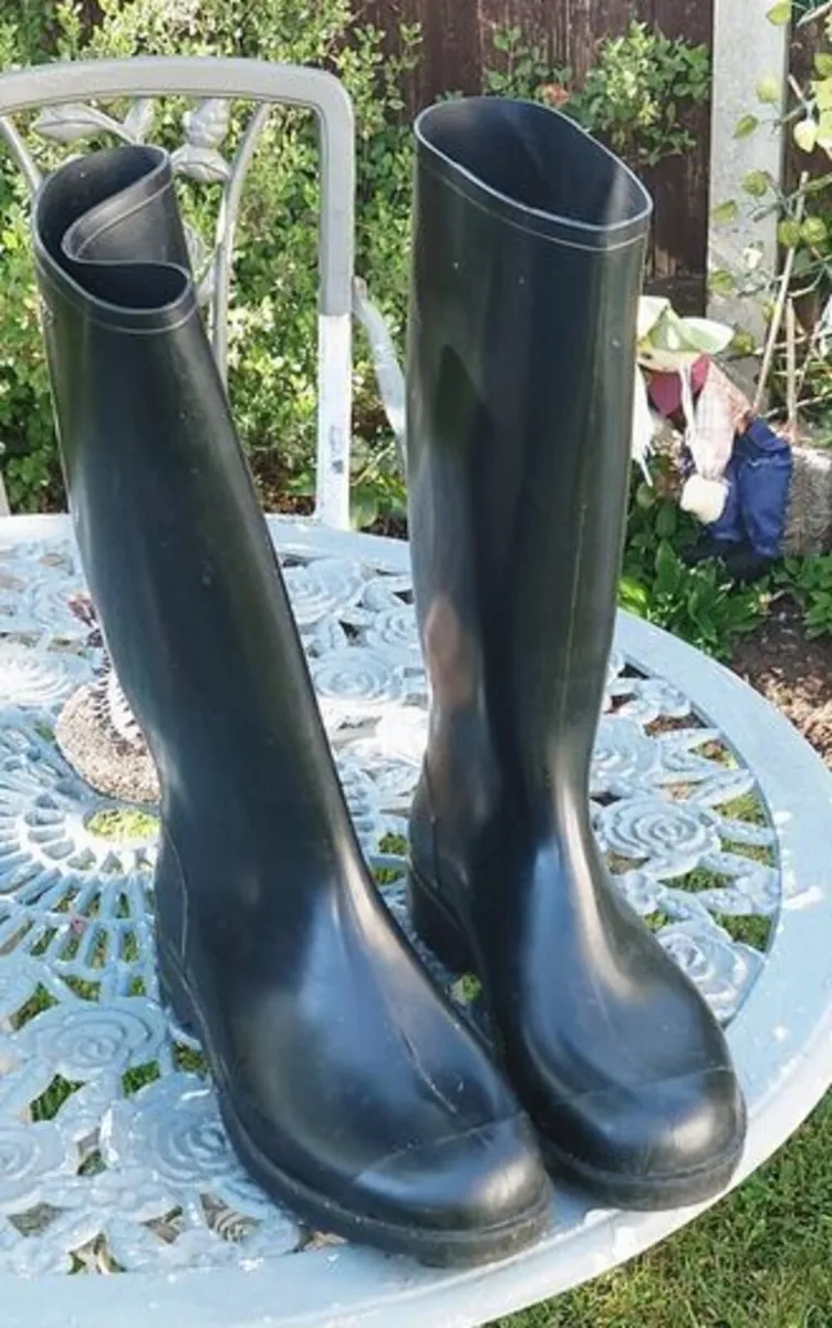 Wellingtons uk14 - Image 2