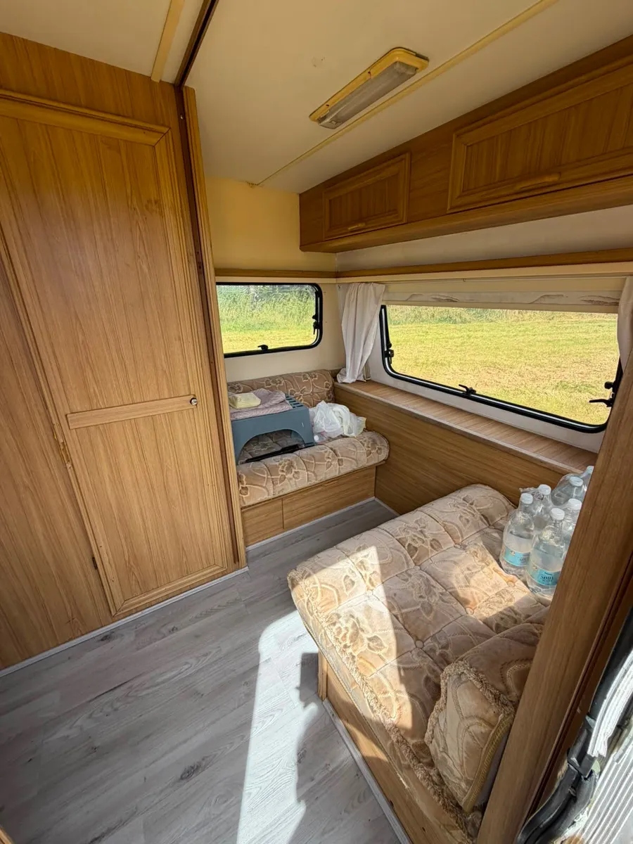 5 berth caravan - Image 4