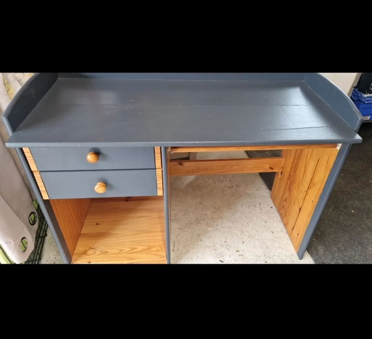 Desk - Image 2