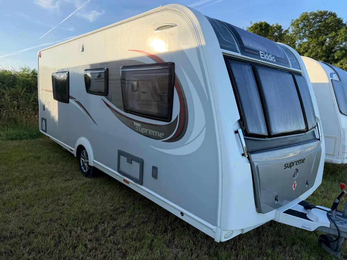 Elddis Supreme 574 – Twin Single Beds - Image 2
