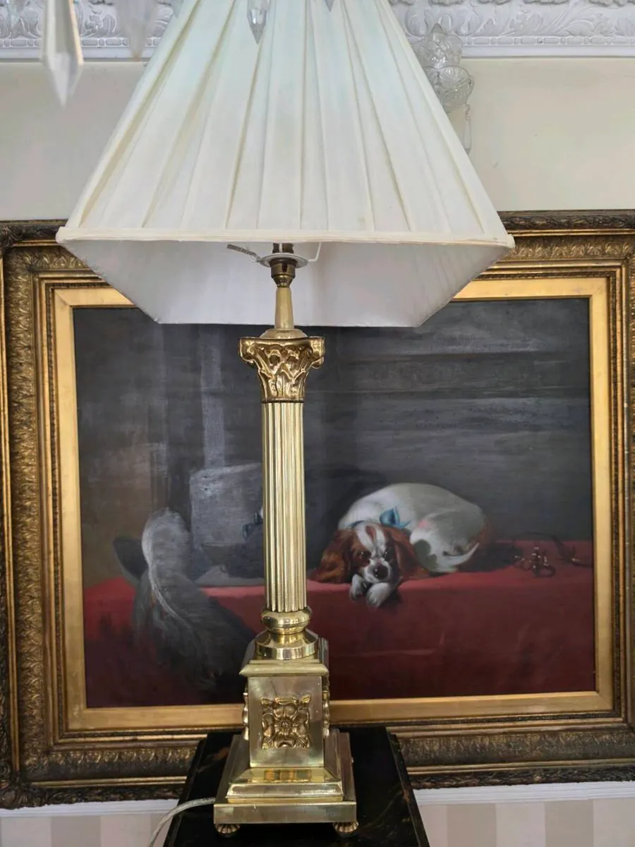 Large Corinthian lamp and shade POSTAGE AVAILABLE - Image 3