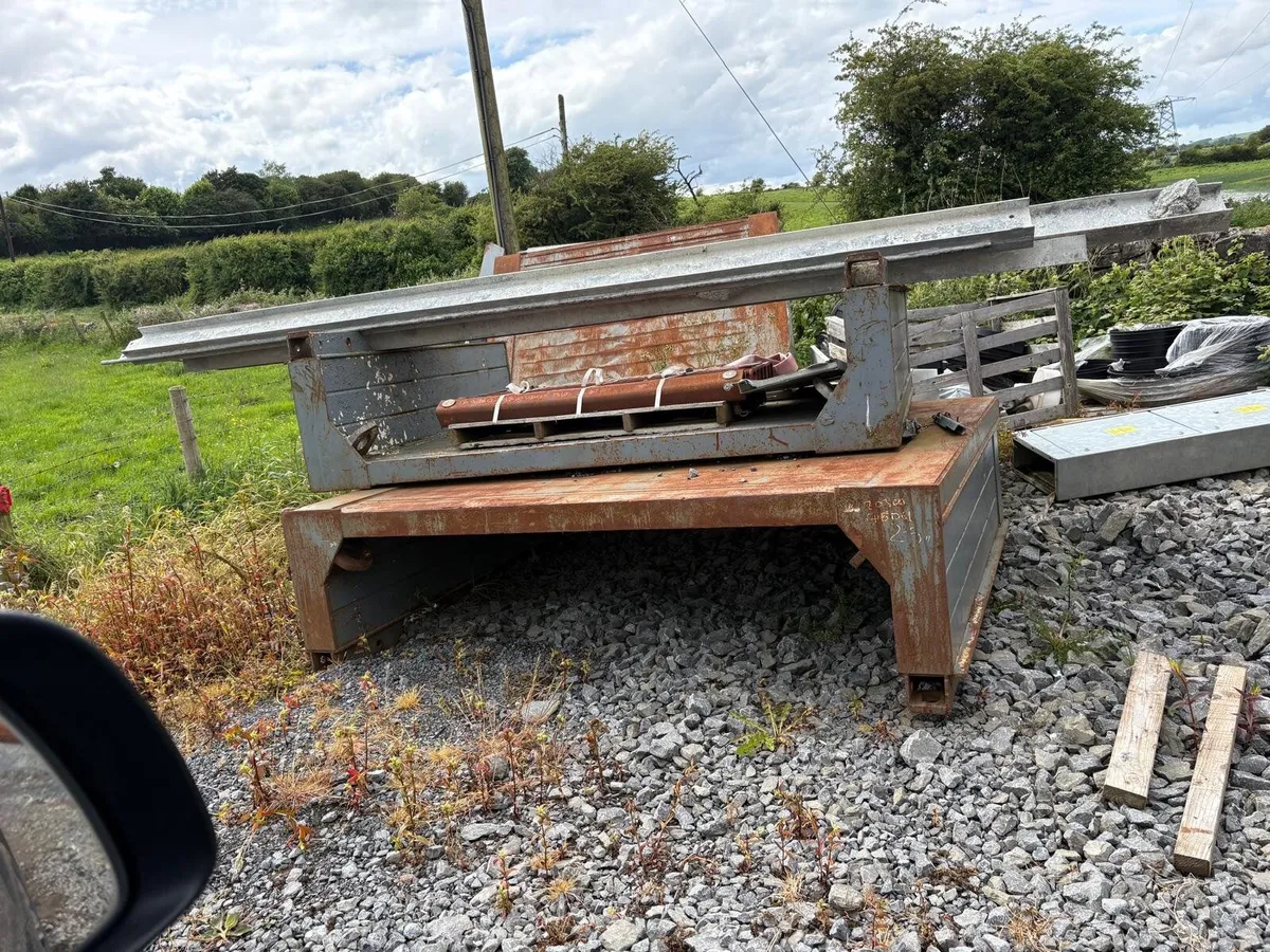 Manhole Boxes and Trench Boxes - Image 3
