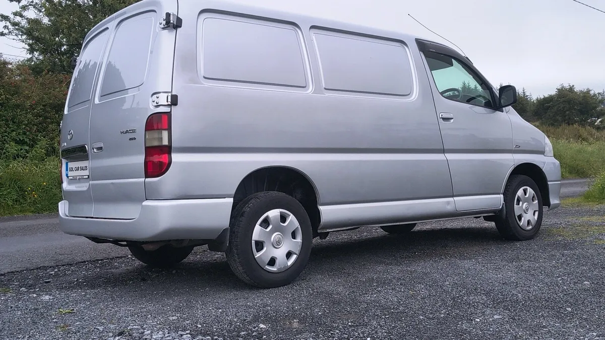 Toyota hiace - Image 2