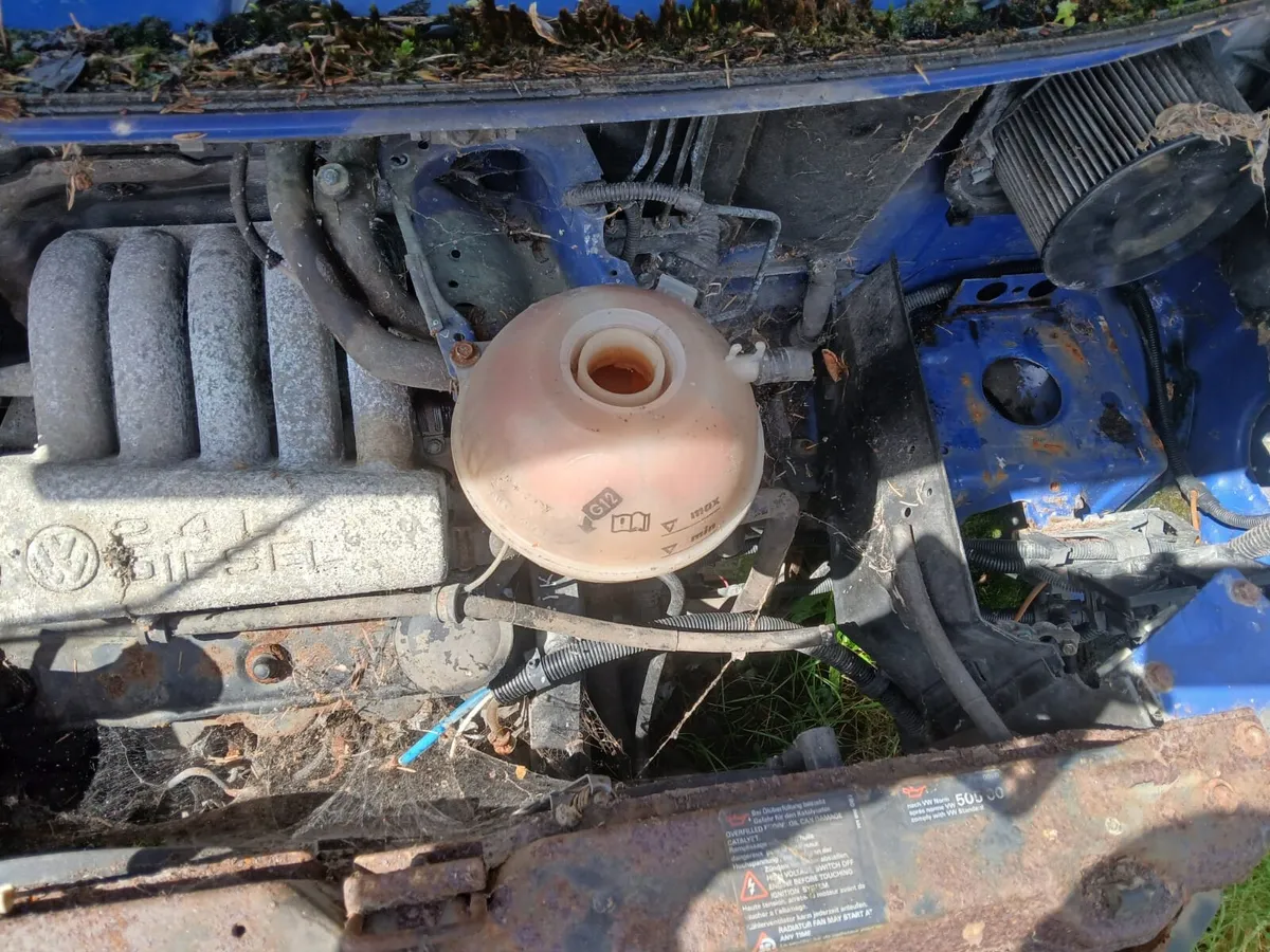 2.4 Volkswagen engine perfect for camper - Image 2
