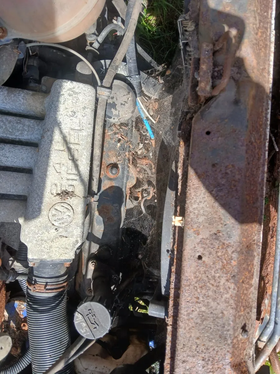 2.4 Volkswagen engine perfect for camper - Image 3