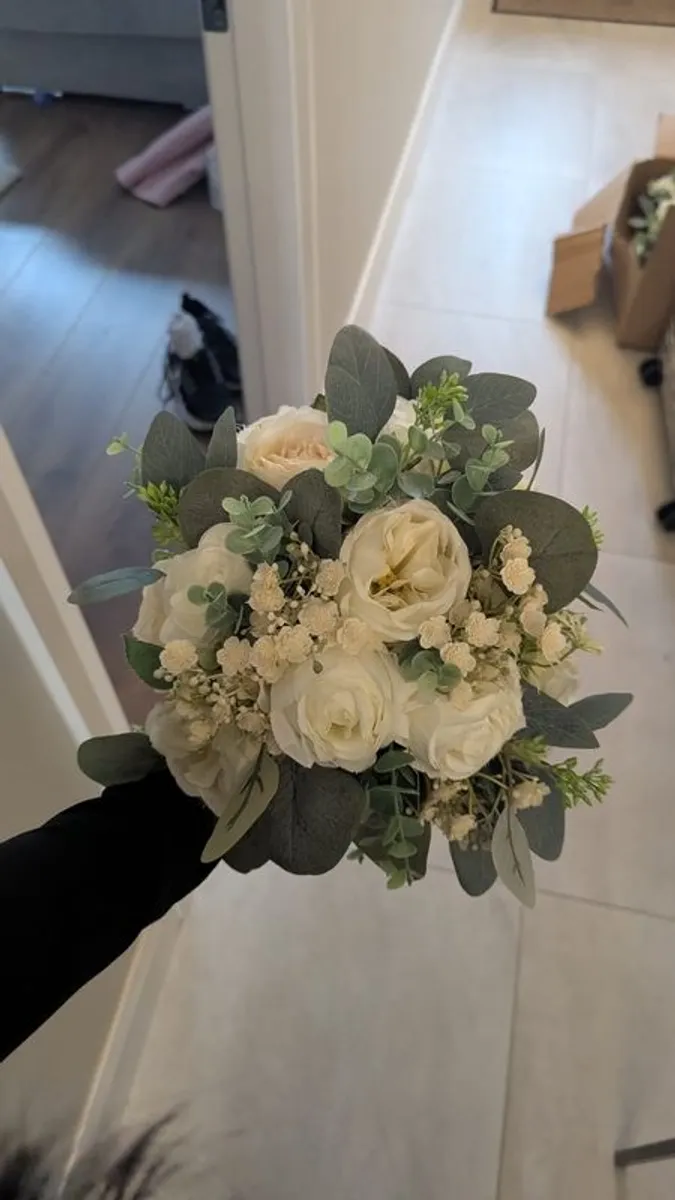 Bridesmaid wedding bouquets - Image 3