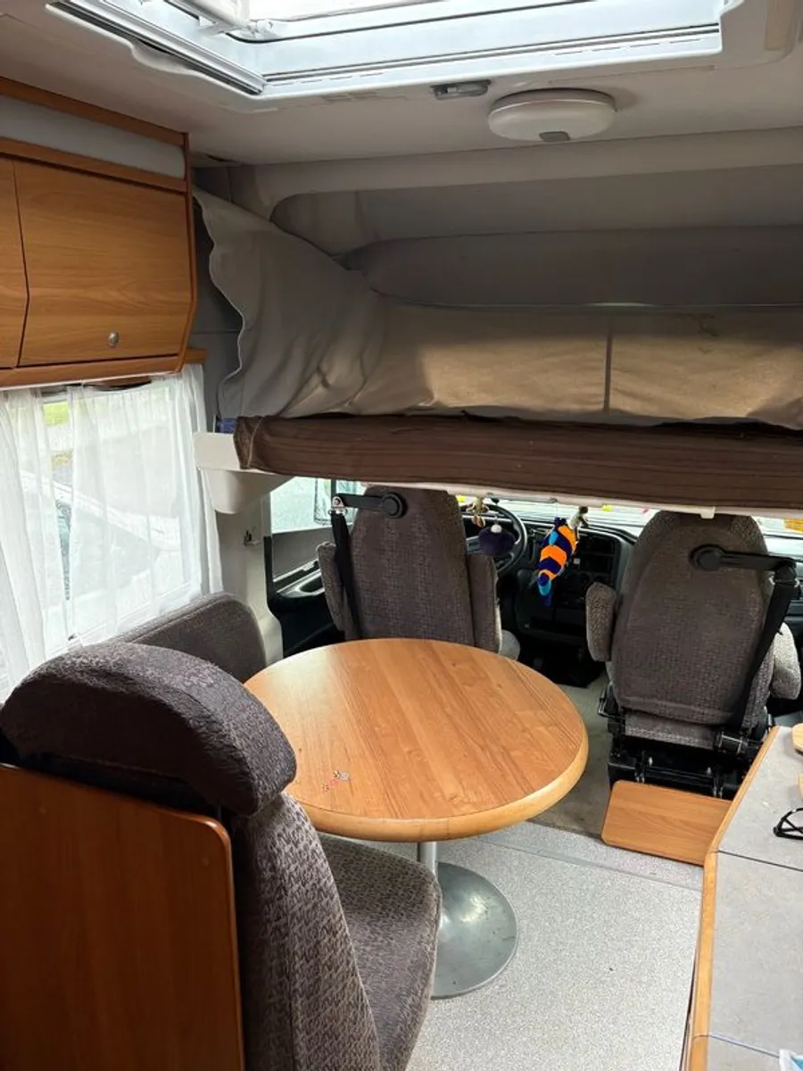 Camper van - Image 2