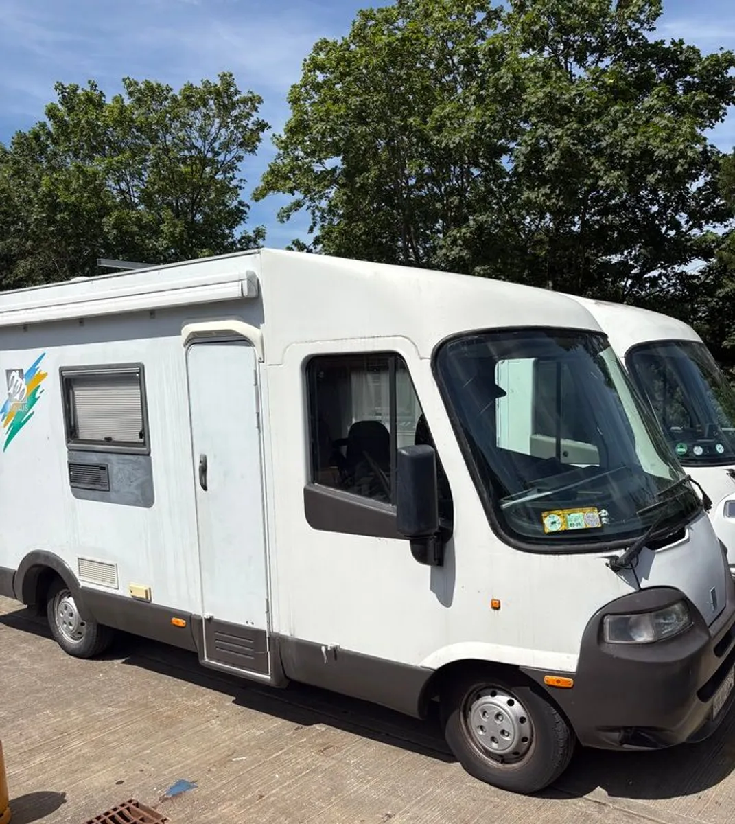 Camper van - Image 1
