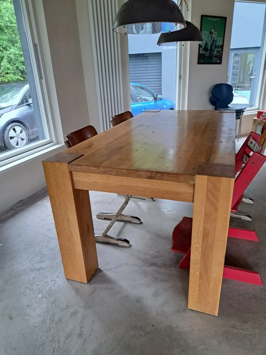 Oak dinning table - Image 1