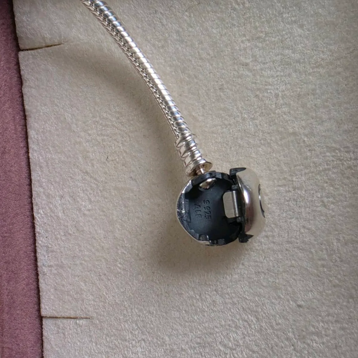 Pandora bracelet heart clasp size 20cm - Image 4