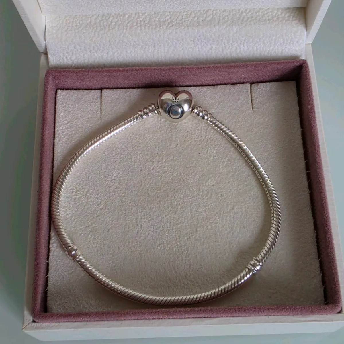 Pandora bracelet heart clasp size 20cm - Image 1