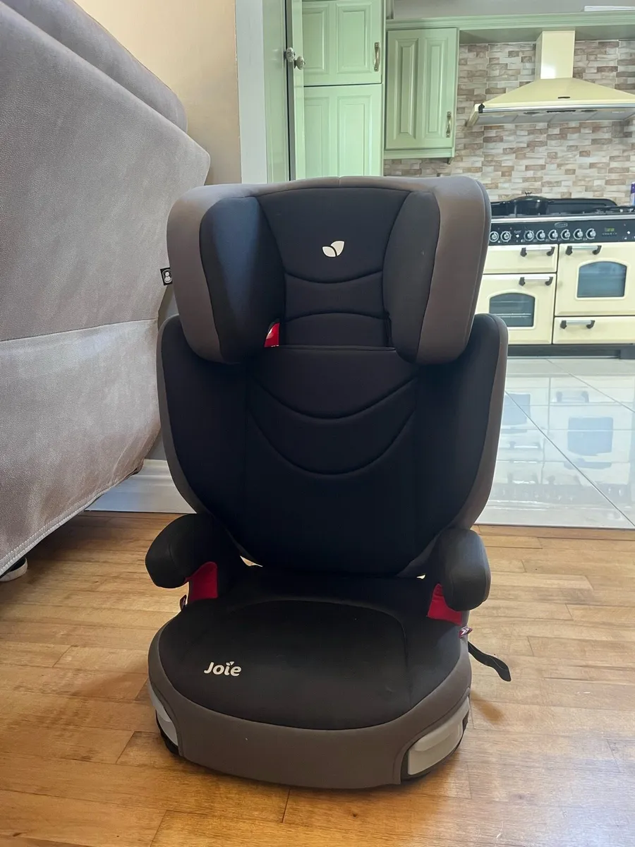 Joie high-back booster seat - Image 1