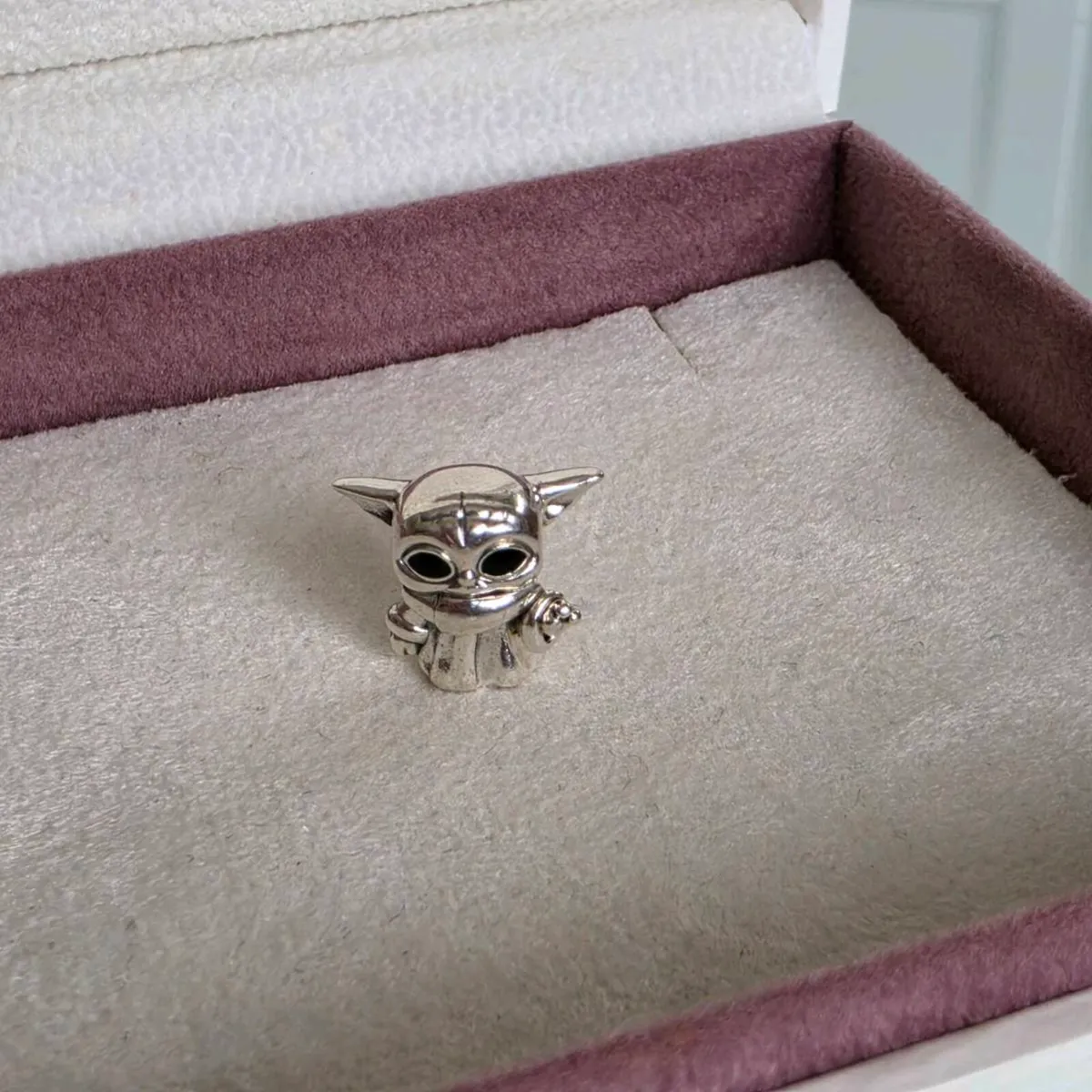 Pandora Star Wars Baby Yoda Grogu charm - Image 1