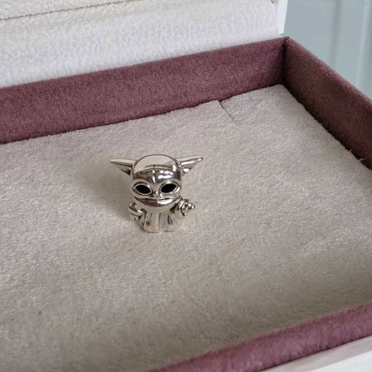 Pandora Star Wars Baby Yoda Grogu charm - Image 2