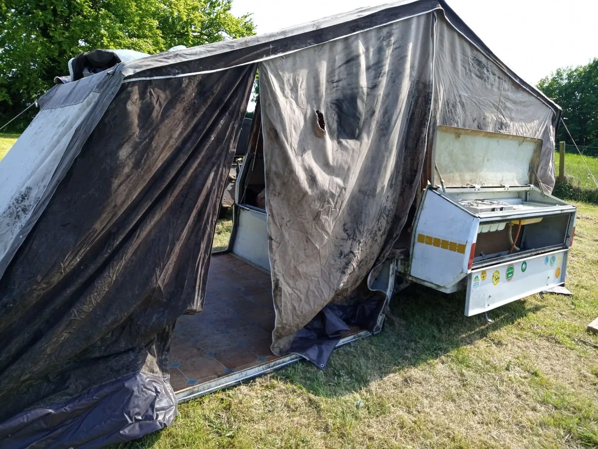 Tent - Image 3