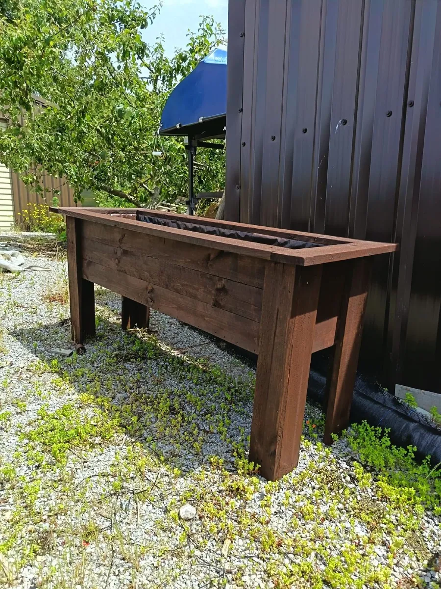 Planters - Image 1